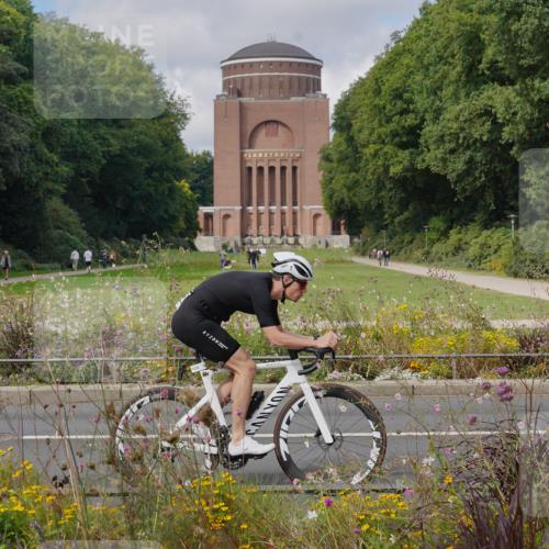 14.09.2025 - Stadtparktriathlon Michael Burmester http://msf.ph/oto/8904662 14.09.2025 11:37:54 Radfahren 963, 981, 984, 987, 1026, 1033, 1064 meine-sportfotos.de