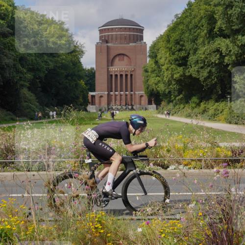 14.09.2025 - Stadtparktriathlon Michael Burmester http://msf.ph/oto/8904667 14.09.2025 11:38:04 Radfahren 963, 987, 1033, 1064, 1080, 1102 meine-sportfotos.de