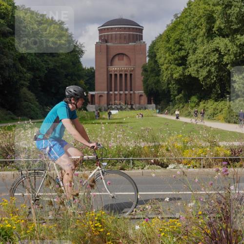 14.09.2025 - Stadtparktriathlon Michael Burmester http://msf.ph/oto/8904725 14.09.2025 11:41:00 Radfahren 958, 992, 1071, 1098 meine-sportfotos.de