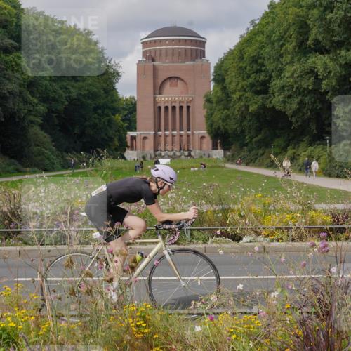 14.09.2025 - Stadtparktriathlon Michael Burmester http://msf.ph/oto/8904728 14.09.2025 11:41:19 Radfahren 951 meine-sportfotos.de