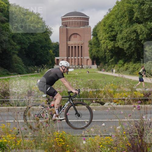 14.09.2025 - Stadtparktriathlon Michael Burmester http://msf.ph/oto/8904737 14.09.2025 11:42:05 Radfahren 936, 980, 1061, 1082, 1121 meine-sportfotos.de