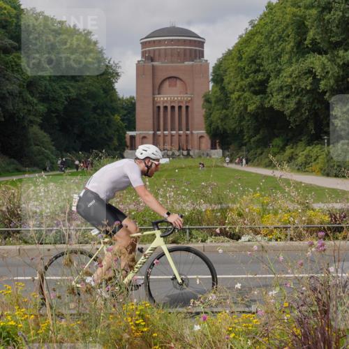 14.09.2025 - Stadtparktriathlon Michael Burmester http://msf.ph/oto/8904752 14.09.2025 11:42:33 Radfahren 993, 997, 1005, 1011, 1012, 1023, 1066, 1076, 1092, 1103 meine-sportfotos.de
