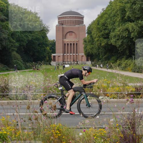 14.09.2025 - Stadtparktriathlon Michael Burmester http://msf.ph/oto/8904761 14.09.2025 11:42:47 Radfahren 824, 926, 990, 1000, 1017, 1072, 1075, 1094, 1103, 1113 meine-sportfotos.de