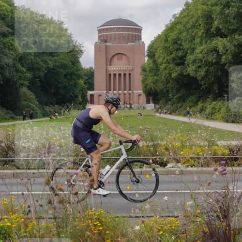 14.09.2025 - Stadtparktriathlon Michael Burmester http://msf.ph/oto/8904782 14.09.2025 11:43:40 Radfahren 932, 947, 1097, 1109, 1112 meine-sportfotos.de