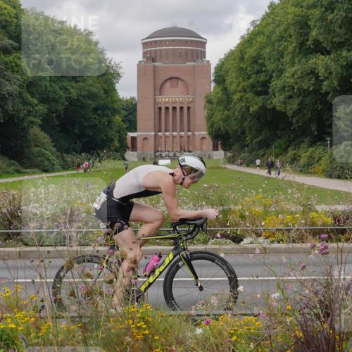 14.09.2025 - Stadtparktriathlon Michael Burmester http://msf.ph/oto/8904805 14.09.2025 11:44:46 Radfahren 995, 1018, 1043, 1080, 1102 meine-sportfotos.de
