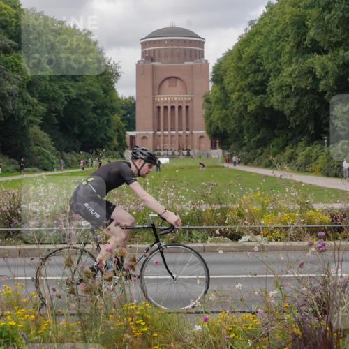 14.09.2025 - Stadtparktriathlon Michael Burmester http://msf.ph/oto/8904812 14.09.2025 11:45:26 Radfahren 1033, 1039, 1064, 1078 meine-sportfotos.de