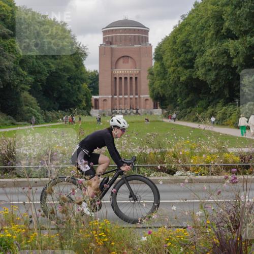 14.09.2025 - Stadtparktriathlon Michael Burmester http://msf.ph/oto/8904816 14.09.2025 11:45:36 Radfahren 963, 975, 981, 1033, 1064 meine-sportfotos.de