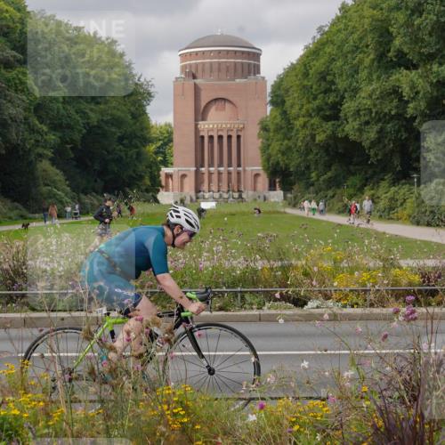 14.09.2025 - Stadtparktriathlon Michael Burmester http://msf.ph/oto/8904831 14.09.2025 11:46:40 Radfahren 939, 1025, 1031, 1058, 1063 meine-sportfotos.de