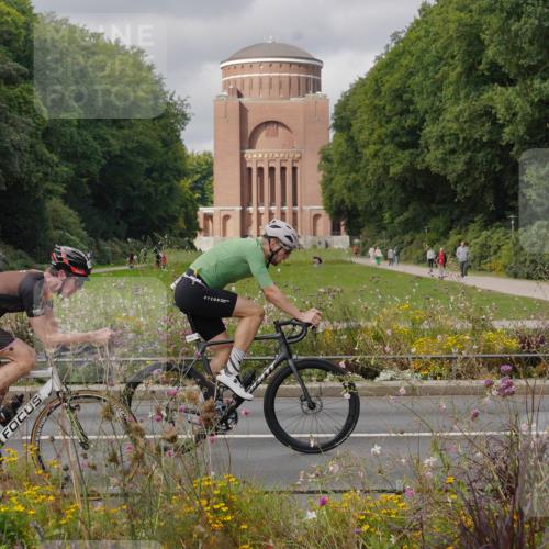 14.09.2025 - Stadtparktriathlon Michael Burmester http://msf.ph/oto/8904833 14.09.2025 11:46:44 Radfahren 939, 984, 1025, 1031, 1058, 1063, 1087 meine-sportfotos.de