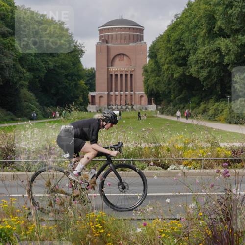 14.09.2025 - Stadtparktriathlon Michael Burmester http://msf.ph/oto/8904880 14.09.2025 11:49:11 Radfahren 945, 966, 1001, 1072, 1076, 1082, 1092, 1113 meine-sportfotos.de