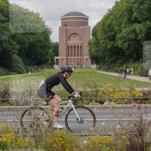 14.09.2025 - Stadtparktriathlon Michael Burmester http://msf.ph/oto/8904893 14.09.2025 11:50:05 Radfahren 935, 958, 979, 1007, 1077, 1084, 1103, 1121 meine-sportfotos.de