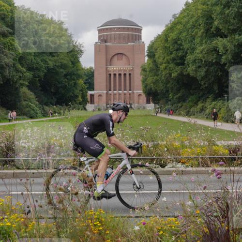 14.09.2025 - Stadtparktriathlon Michael Burmester http://msf.ph/oto/8904923 14.09.2025 11:51:23 Radfahren 962, 976, 994, 1040, 1043, 1057, 1080, 1083 meine-sportfotos.de