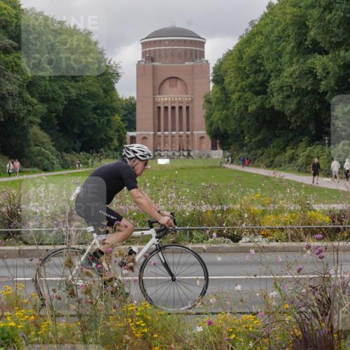 14.09.2025 - Stadtparktriathlon Michael Burmester http://msf.ph/oto/8904924 14.09.2025 11:51:24 Radfahren 962, 976, 994, 1040, 1043, 1057, 1080, 1083 meine-sportfotos.de