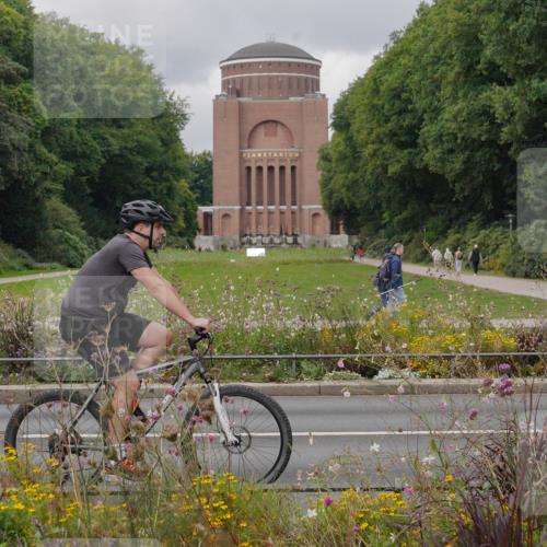 14.09.2025 - Stadtparktriathlon Michael Burmester http://msf.ph/oto/8904931 14.09.2025 11:51:48 Radfahren 961, 985, 1011, 1079, 1102 meine-sportfotos.de