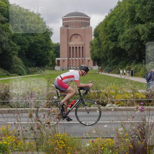 14.09.2025 - Stadtparktriathlon Michael Burmester http://msf.ph/oto/8904933 14.09.2025 11:51:50 Radfahren 961, 985, 1011, 1079, 1102 meine-sportfotos.de