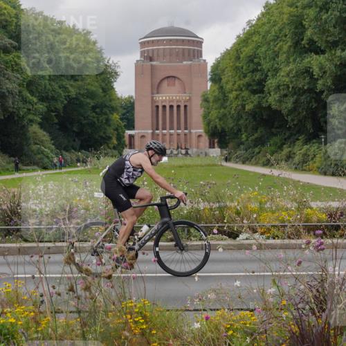 14.09.2025 - Stadtparktriathlon Michael Burmester http://msf.ph/oto/8904962 14.09.2025 11:53:18 Radfahren 946, 1017, 1039, 1047, 1064 meine-sportfotos.de