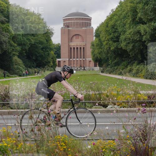 14.09.2025 - Stadtparktriathlon Michael Burmester http://msf.ph/oto/8904963 14.09.2025 11:53:19 Radfahren 946, 1017, 1039, 1047, 1064 meine-sportfotos.de