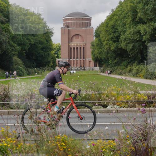 14.09.2025 - Stadtparktriathlon Michael Burmester http://msf.ph/oto/8904978 14.09.2025 11:54:09 Radfahren 975, 993, 1060, 1081, 1087, 1096 meine-sportfotos.de