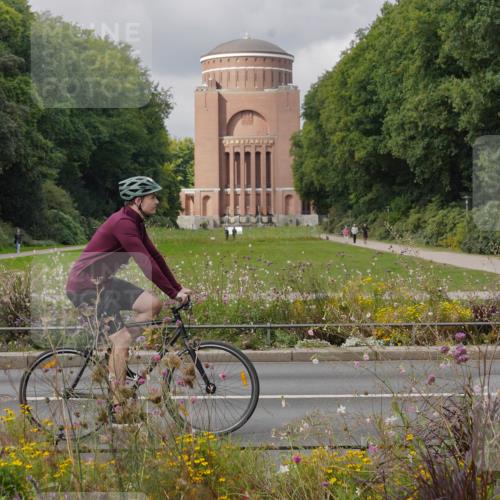 14.09.2025 - Stadtparktriathlon Michael Burmester http://msf.ph/oto/8904979 14.09.2025 11:54:14 Radfahren 975, 1060, 1081, 1087, 1096, 1209 meine-sportfotos.de