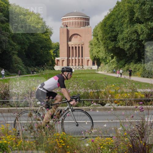 14.09.2025 - Stadtparktriathlon Michael Burmester http://msf.ph/oto/8904986 14.09.2025 11:54:41 Radfahren 1041, 1065, 1188 meine-sportfotos.de