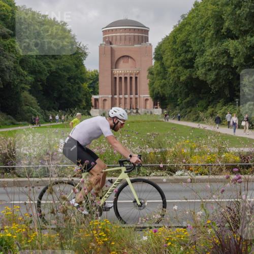 14.09.2025 - Stadtparktriathlon Michael Burmester http://msf.ph/oto/8905020 14.09.2025 11:56:38 Radfahren 949, 964, 1023, 1053, 1071, 1144, 1172 meine-sportfotos.de