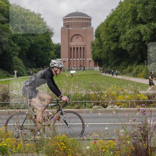 14.09.2025 - Stadtparktriathlon Michael Burmester http://msf.ph/oto/8905049 14.09.2025 11:57:50 Radfahren 966, 1027, 1084, 1109 meine-sportfotos.de