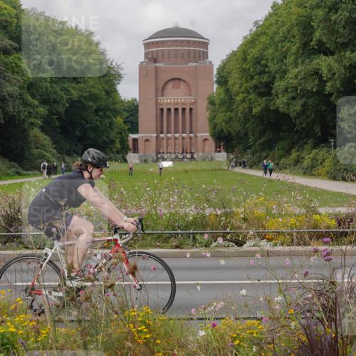 14.09.2025 - Stadtparktriathlon Michael Burmester http://msf.ph/oto/8905050 14.09.2025 11:58:01 Radfahren 929, 957, 1043, 1080 meine-sportfotos.de