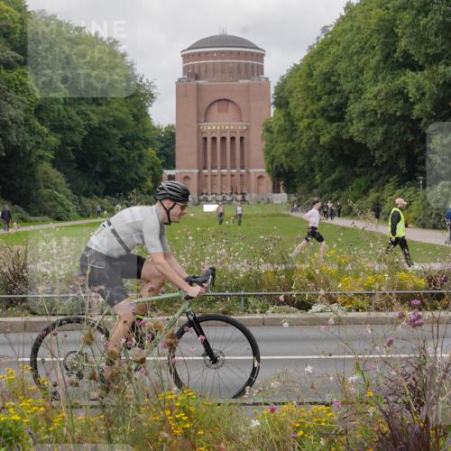 14.09.2025 - Stadtparktriathlon Michael Burmester http://msf.ph/oto/8905076 14.09.2025 11:59:06 Radfahren 1067, 1068, 1078, 1122, 1153 meine-sportfotos.de