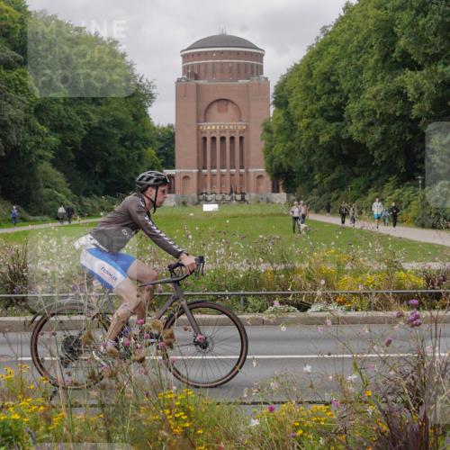 14.09.2025 - Stadtparktriathlon Michael Burmester http://msf.ph/oto/8905080 14.09.2025 11:59:25 Radfahren 958, 978, 1125, 1182 meine-sportfotos.de