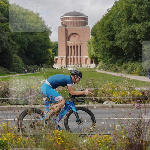 14.09.2025 - Stadtparktriathlon Michael Burmester http://msf.ph/oto/8905100 14.09.2025 12:00:39 Radfahren 962, 974, 1033, 1036, 1047, 1063, 1192 meine-sportfotos.de