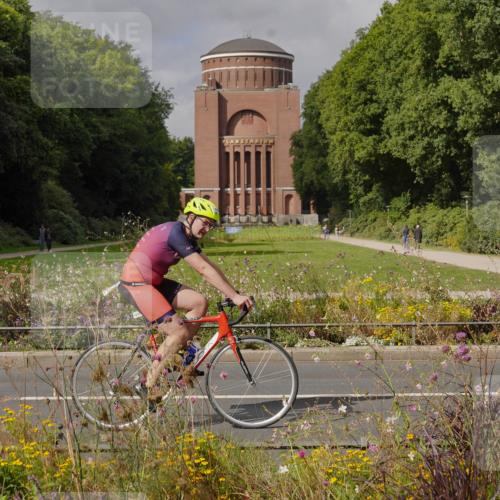 14.09.2025 - Stadtparktriathlon Michael Burmester http://msf.ph/oto/8905116 14.09.2025 12:01:21 Radfahren 1005, 1046, 1058, 1060, 1086, 1185 meine-sportfotos.de