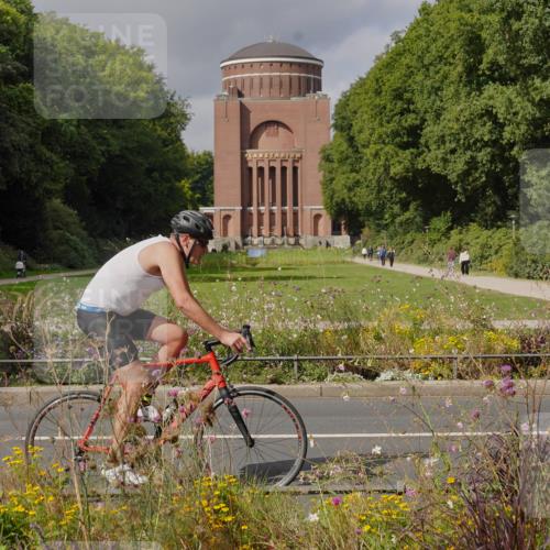 14.09.2025 - Stadtparktriathlon Michael Burmester http://msf.ph/oto/8905199 14.09.2025 12:04:59 Radfahren 1075, 1103, 1134, 1147 meine-sportfotos.de