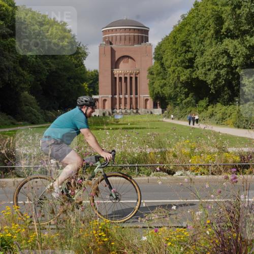 14.09.2025 - Stadtparktriathlon Michael Burmester http://msf.ph/oto/8905201 14.09.2025 12:05:15 Radfahren 1040, 1083, 1143, 1155, 1159, 1160 meine-sportfotos.de