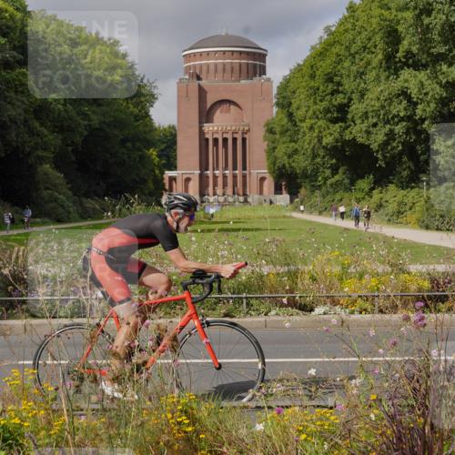 14.09.2025 - Stadtparktriathlon Michael Burmester http://msf.ph/oto/8905205 14.09.2025 12:05:23 Radfahren 1061, 1083, 1112, 1143, 1155, 1160 meine-sportfotos.de