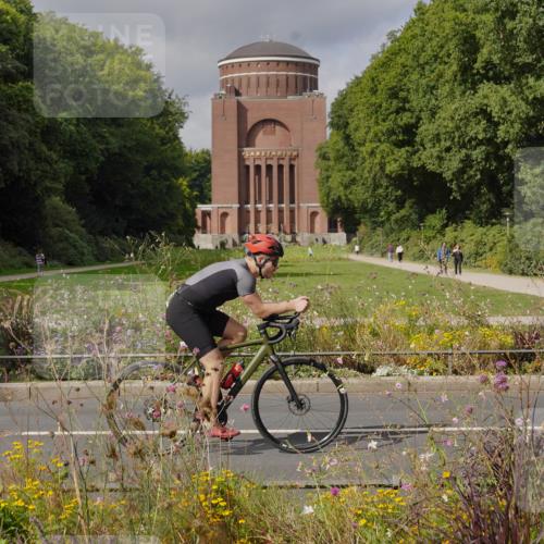 14.09.2025 - Stadtparktriathlon Michael Burmester http://msf.ph/oto/8905207 14.09.2025 12:05:30 Radfahren 1061, 1088, 1101, 1102, 1112, 1219 meine-sportfotos.de