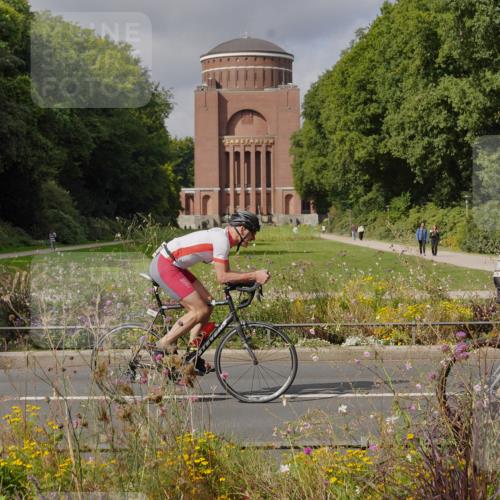 14.09.2025 - Stadtparktriathlon Michael Burmester http://msf.ph/oto/8905209 14.09.2025 12:05:34 Radfahren 1061, 1084, 1088, 1101, 1102, 1112, 1219 meine-sportfotos.de