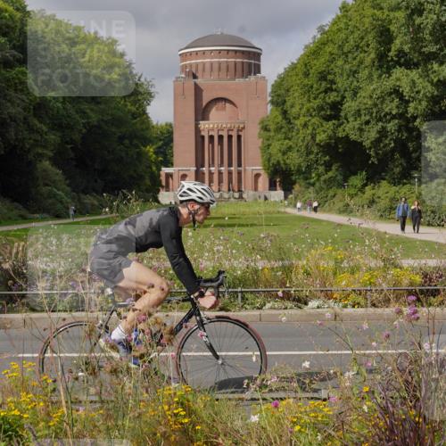 14.09.2025 - Stadtparktriathlon Michael Burmester http://msf.ph/oto/8905212 14.09.2025 12:05:42 Radfahren 1084, 1101, 1124, 1125, 1128 meine-sportfotos.de