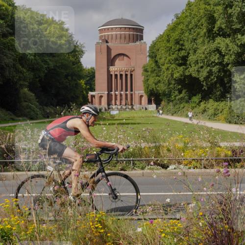 14.09.2025 - Stadtparktriathlon Michael Burmester http://msf.ph/oto/8905224 14.09.2025 12:06:15 Radfahren 1059, 1137, 1180 meine-sportfotos.de