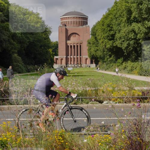 14.09.2025 - Stadtparktriathlon Michael Burmester http://msf.ph/oto/8905225 14.09.2025 12:06:16 Radfahren 1059, 1121, 1137, 1180 meine-sportfotos.de