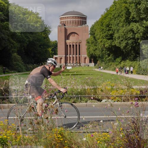 14.09.2025 - Stadtparktriathlon Michael Burmester http://msf.ph/oto/8905231 14.09.2025 12:07:01 Radfahren 1054, 1066 meine-sportfotos.de