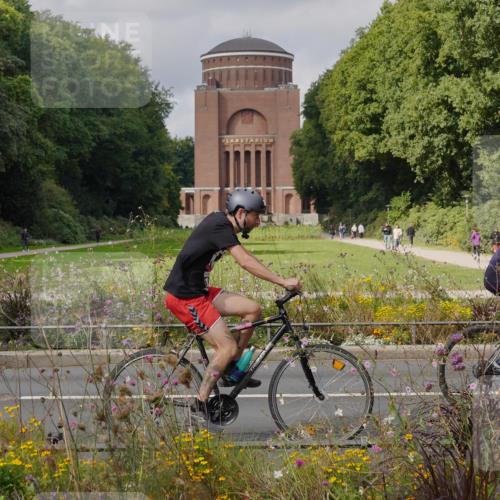 14.09.2025 - Stadtparktriathlon Michael Burmester http://msf.ph/oto/8905244 14.09.2025 12:07:46 Radfahren 1033, 1047, 1048, 1063, 1150, 1187 meine-sportfotos.de