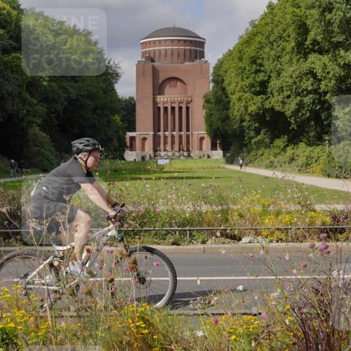 14.09.2025 - Stadtparktriathlon Michael Burmester http://msf.ph/oto/8905297 14.09.2025 12:10:35 Radfahren 1117, 1157, 1169 meine-sportfotos.de