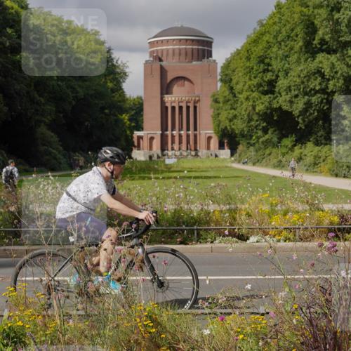 14.09.2025 - Stadtparktriathlon Michael Burmester http://msf.ph/oto/8905346 14.09.2025 12:16:00 Radfahren 1068, 1185, 1193, 1194, 1311 meine-sportfotos.de