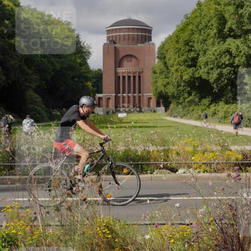 14.09.2025 - Stadtparktriathlon Michael Burmester http://msf.ph/oto/8905355 14.09.2025 12:16:34 Radfahren 1057, 1098, 1150, 1182, 1187, 1301 meine-sportfotos.de