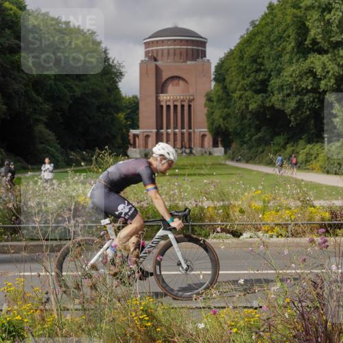 14.09.2025 - Stadtparktriathlon Michael Burmester http://msf.ph/oto/8905361 14.09.2025 12:16:57 Radfahren 1129, 1172, 1203, 1211, 1281 meine-sportfotos.de