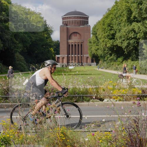 14.09.2025 - Stadtparktriathlon Michael Burmester http://msf.ph/oto/8905382 14.09.2025 12:18:07 Radfahren 1126, 1229, 1274 meine-sportfotos.de