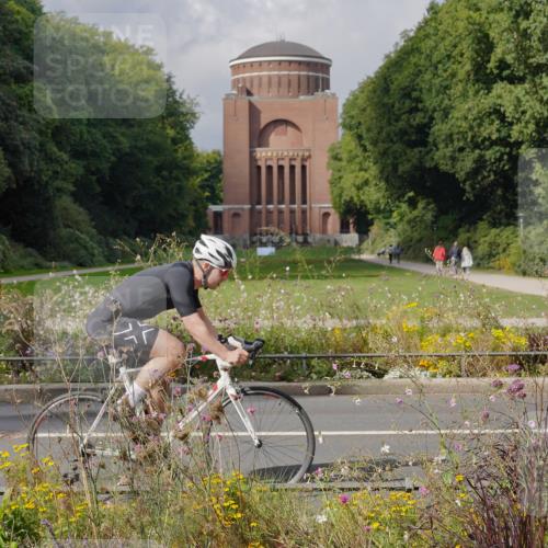 14.09.2025 - Stadtparktriathlon Michael Burmester http://msf.ph/oto/8905426 14.09.2025 12:20:45 Radfahren 1137, 1171 meine-sportfotos.de
