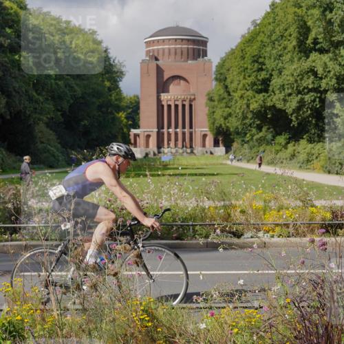 14.09.2025 - Stadtparktriathlon Michael Burmester http://msf.ph/oto/8905480 14.09.2025 12:23:07 Radfahren 1055, 1124, 1185, 1236 meine-sportfotos.de