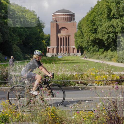 14.09.2025 - Stadtparktriathlon Michael Burmester http://msf.ph/oto/8905492 14.09.2025 12:23:51 Radfahren 1246 meine-sportfotos.de