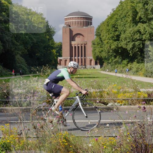 14.09.2025 - Stadtparktriathlon Michael Burmester http://msf.ph/oto/8905520 14.09.2025 12:25:29 Radfahren 1139, 1224, 1274, 1300, 1310 meine-sportfotos.de